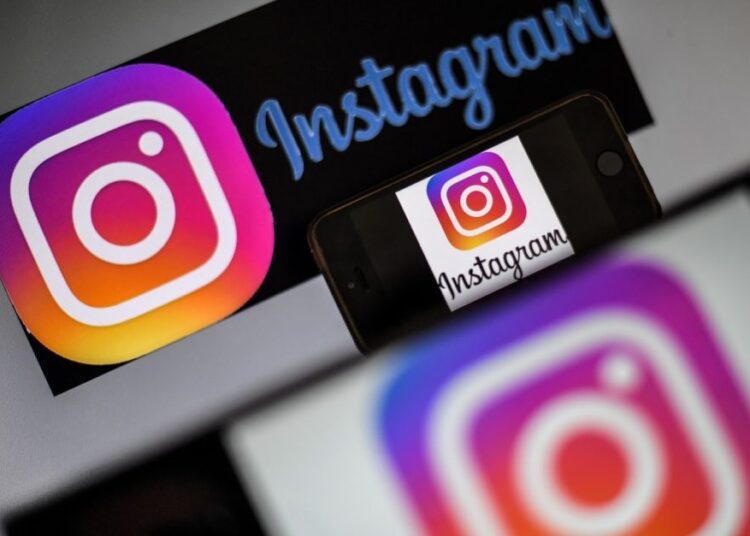 Instagram defended itself against a report that the social network harms the mental health of young girls.