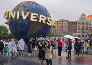Universal Studios opens Beijing park under anti-virus curbs
