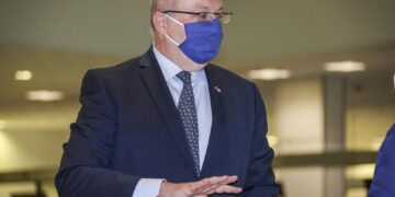 France says Australia-US submarine deal ‘huge mistake’