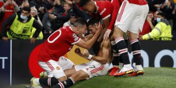 Barcelona thumped and Chelsea beaten as Ronaldo rescues Man United
