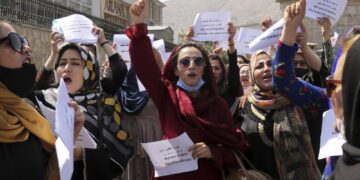 Afghan women demand rights as Taliban seek recognition