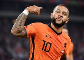 Depay treble sends Dutch top of World Cup qualifying group