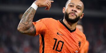 Depay treble sends Dutch top of World Cup qualifying group
