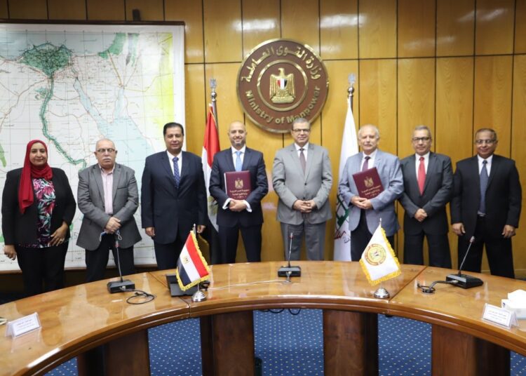 Manpower Minister Mohamed Saafan witnessed the signing ceremony of a co-operation agreement between the Ministry of Manpower and Cisco Egypt Company to provide 10,000 IT training grants for fresh university graduates to develop their digital and network design skills.
