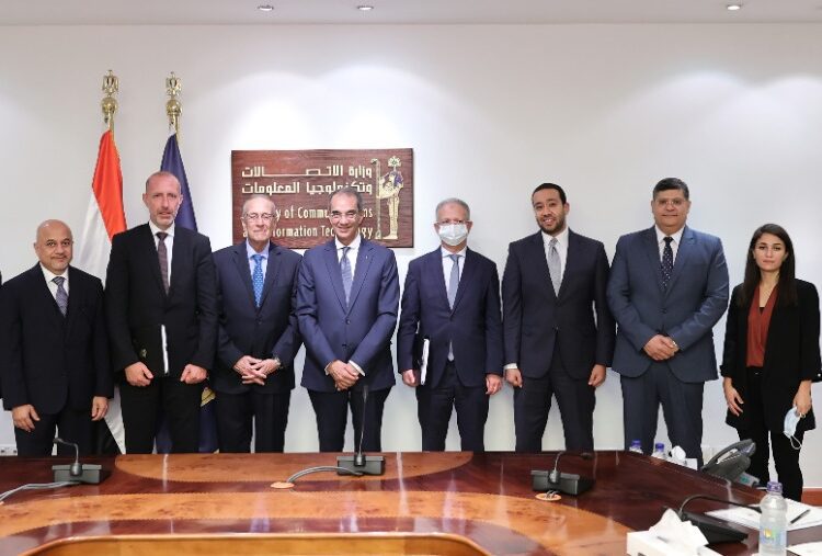 ICT Minister witnesses signing agreement with IHS Towers 1 - Egyptian Gazette