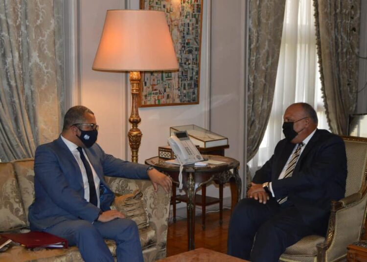 Cairo stresses willingness to host 2022 global climate change summit 1 - Egyptian Gazette Foreign Minister Sameh Shoukri during his meeting yesterday with the visiting UK Minister of State for the Middle East and North Africa James Cleverly.