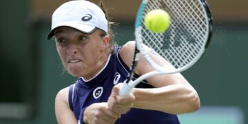 Swiatek, Murray advance in Indian Wells