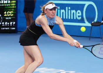 Alexandrova upsets Sabalenka in Moscow