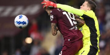 Locatelli strike hands Juve win over Torino