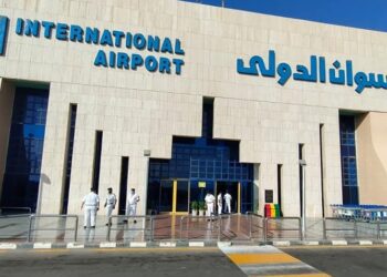 Aviation minister inspects Aswan airport