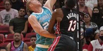 Butler leads Heat to victory over Hornets 114-99