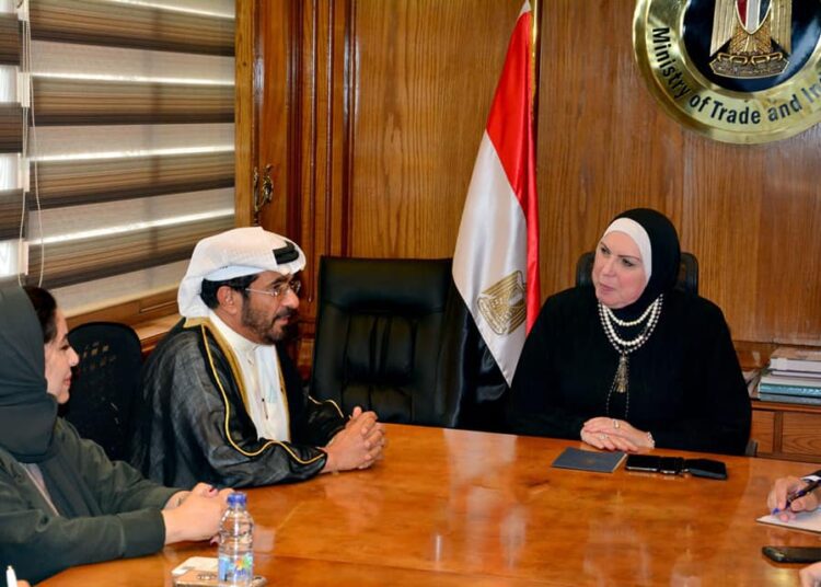 Minister Gamie (right) during her meeting with the Arab Authority for Agricultural Investment and Development delegation in Cairo