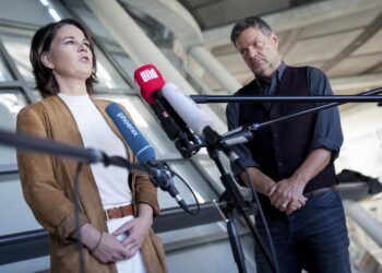 German parties to discuss new government under centre-left