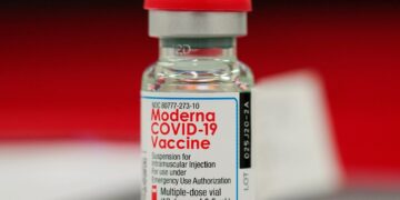 FDA panel endorses lower-dose Moderna COVID shot for booster