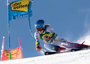 Shiffrin excels in World Cup skiing opener