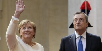 Merkel meets Pope and receives farewell tribute from Draghi