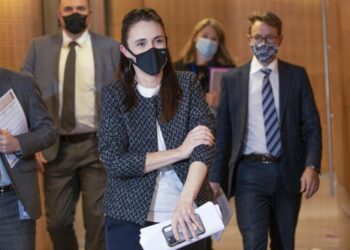 New Zealand admits it can no longer get rid of coronavirus