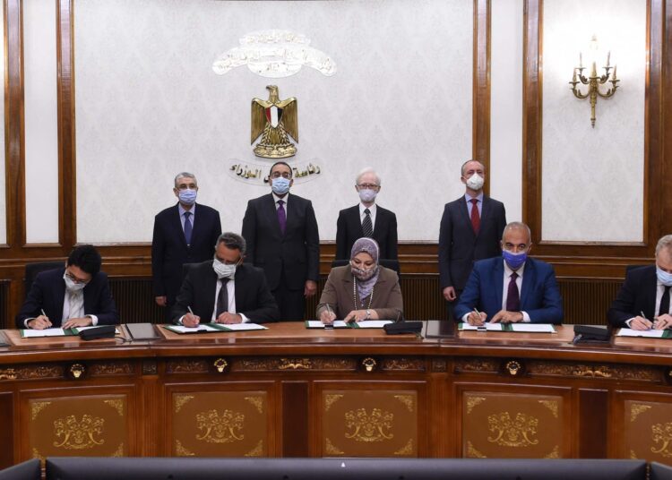 PM attends signing of 2 agreements on setting up 500MW wind farm in Suez 1 - Egyptian Gazette