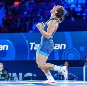 Egypt’s first woman to claim medal in World wrestling 3 - Egyptian Gazette