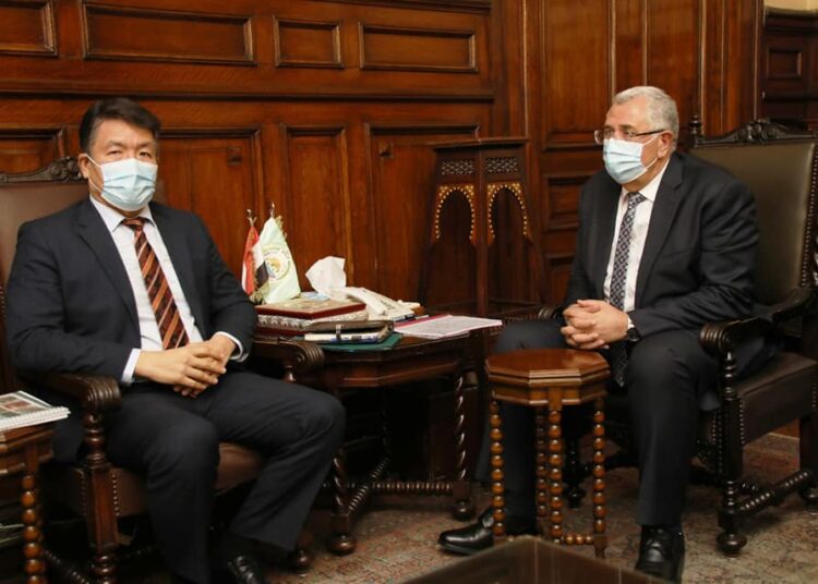 Egyptian Agriculture Minister El Sayyed El Quseir discussed with Director General of the Islamic Organization for Food Security (IOFC) Yerlan Baidaulet and his accompanying delegation fields of joint cooperation.