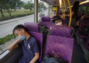 For sleepy Hong Kong residents, 5-hour bus tour is a snooze