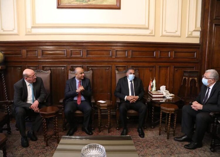 Minister of Agriculture and Land Reclamation El-Sayed el-Quseir during his meeting with with Jordanian Ministry of Agriculture Secretary General Mohamed Eissa al-Haiari and his accompanying delegation.
