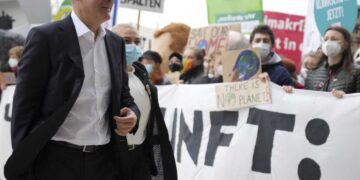 3 German parties aim to start formal coalition talks