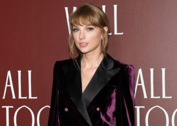 Taylor Swift fans revel in `All Too Well´ film lyrics, clues