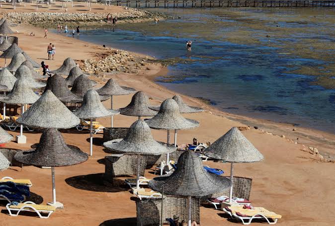 All Russian tourists discharged from Hurghada medical facilities after completing treatment from food poisoning 2 - Egyptian Gazette All Russian tourists discharged from Hurghada medical facilities after completing treatment from food poisoning 1 - Egyptian Gazette