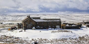 Lock in: Dozens stuck in England’s highest pub after storm