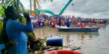 Ferry capsizes in Sri Lanka; at least 6 dead