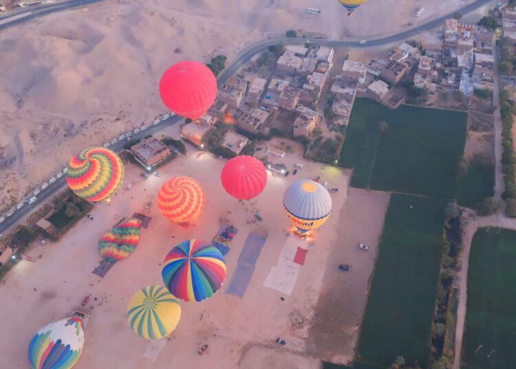33 hot air balloons take off in Luxor 1 - Egyptian Gazette Thirty-three hot air balloon flights took off in Luxor on Monday, carrying 990 tourists of various nationalities.
