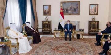 King Hamad hails Sisi’s efforts to promote joint Arab Action