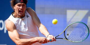 Djokovic and Zverev advances to Paris Masters quarters