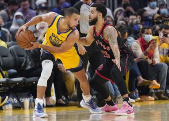 Golden State Warriors beat Toronto Raptors 119-104