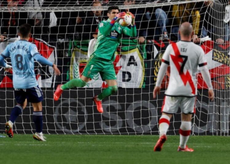 Celta Vigo goalkeeper Matias Dituro kept a clean sheet in their La Liga draw at Rayo Vallecano.