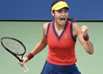 Raducanu breaks into world top 20