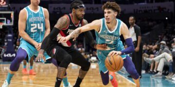 Ball, Oubre lead Hornets past Blazers