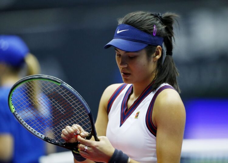 Tennis - WTA 250 - Upper Austria Ladies Linz - TipsArena Linz, Linz, Austria - November 9, 2021 Britain's Emma Raducanu reacts during her round of 16 match against China's Wang Xinyu REUTERS/Leonhard Foeger