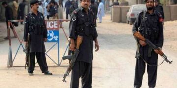 Two policemen were killed in bomb blast in Pakistan