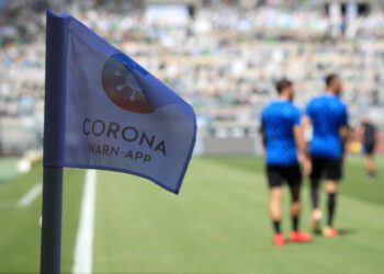 Bundesliga rejects stoppage call as German Covid-19 cases soar