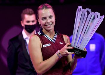 Kontaveit wins in Transylvania, completes WTA Finals line-up