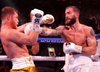 Canelo Alvarez knocks out Caleb Plant