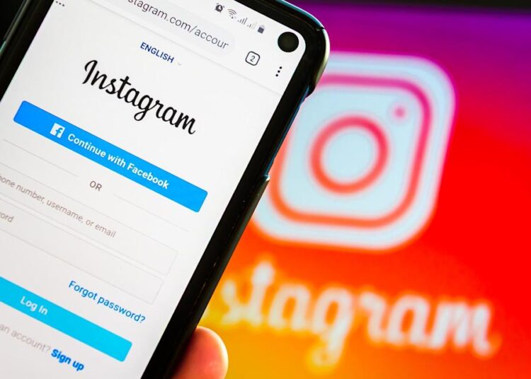 Why are Facebook Messenger and Instagram delaying arrival of encrypted messages? 1 - Egyptian Gazette Facebook Messenger and Instagram are delaying the rollout of end-to-end encryption of messages between users.