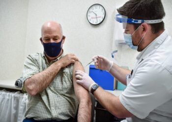 US businesses face Jan. 4 deadline to get workers vaccinated