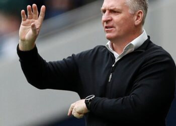 Norwich appoints Smith as manager