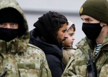 Poland: Belarus trucking migrants back to the frontier