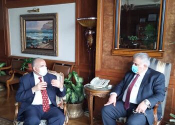 Irrigation minister discusses co-operation with Palestinian official