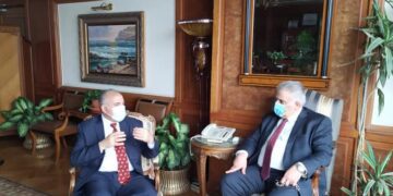 Irrigation minister discusses co-operation with Palestinian official
