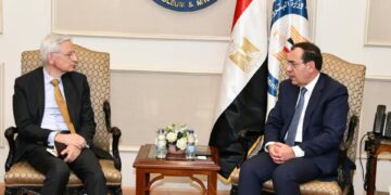 Egypt, France hold talks on promoting joint co-operation in oil, gas sector